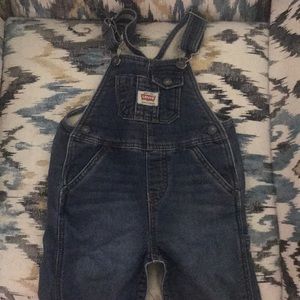 Levi’s Jean overalls 👑🤴👸🏼👸🏽❤️
